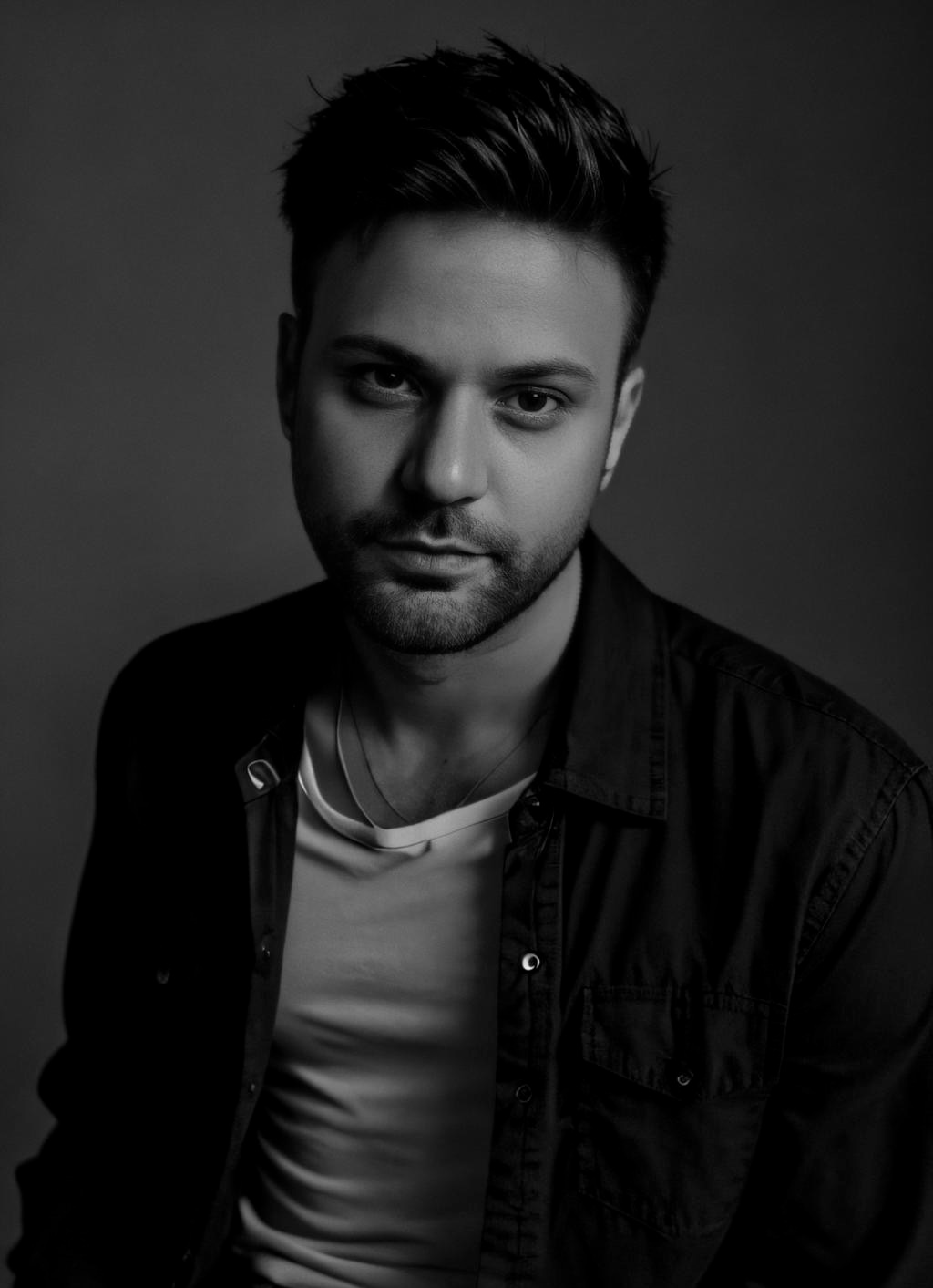 Gaetano Berardinelli — ritratto professionale in bianco e nero, web designer e brand strategist